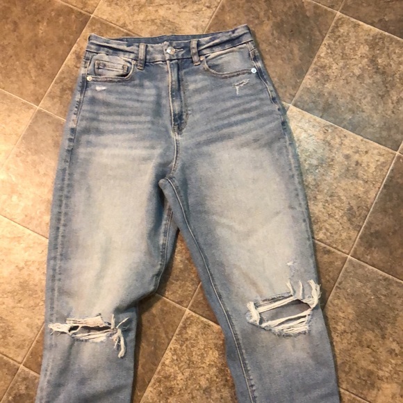 American Eagle AE Stretch Ripped Curvy Mom Jean - Picture 11 of 14